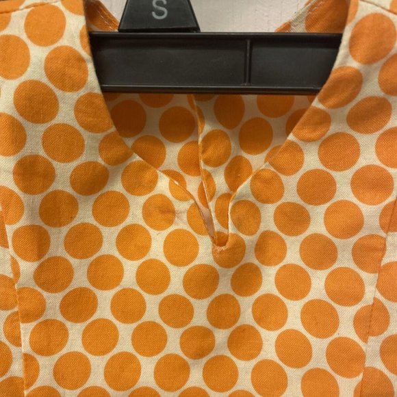 Willy Dilly Orange & Ivory Polka Dot. Size 4 Top With Adjustable Tie. Casual - Picture 4 of 8